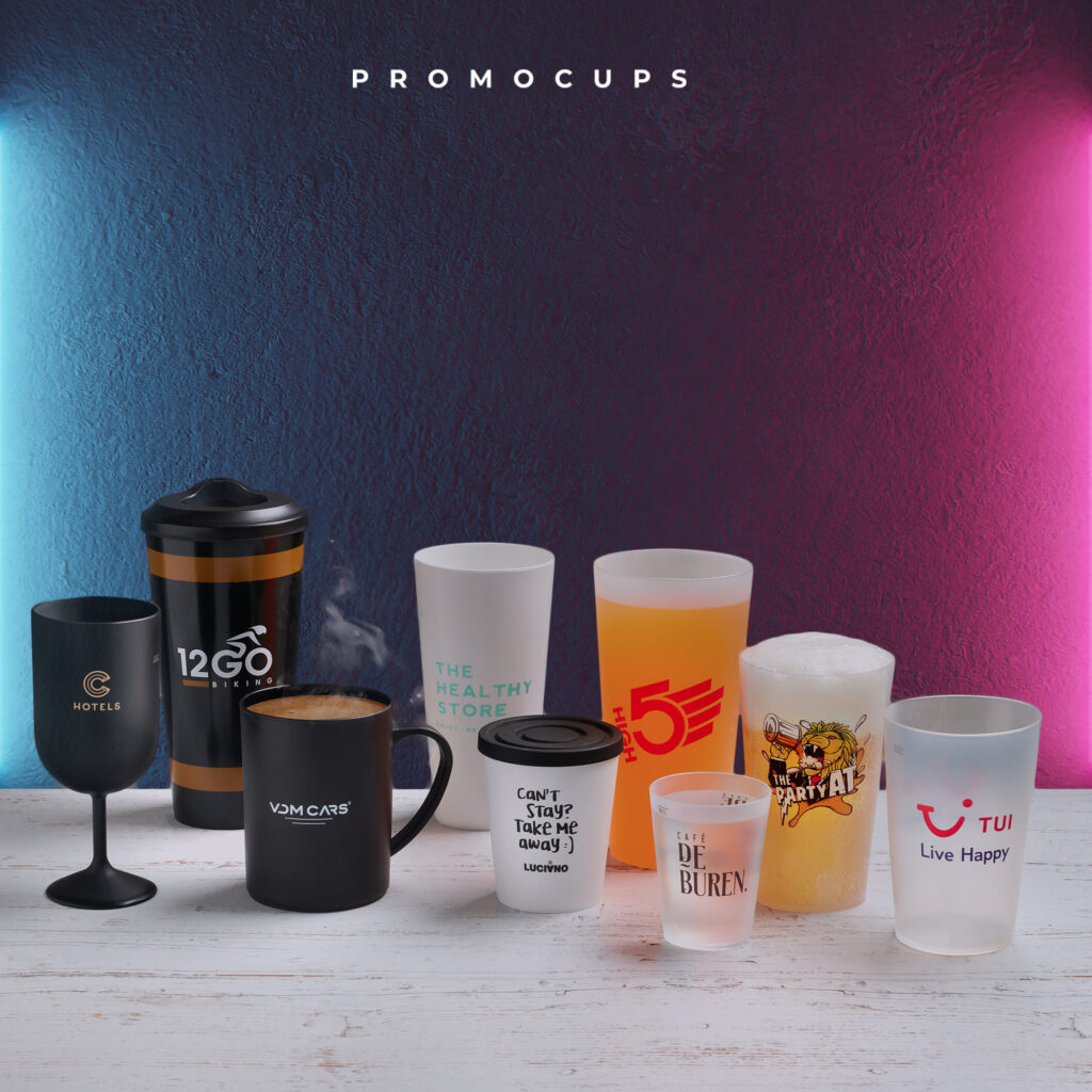 Reusable coffee cups in different sizes